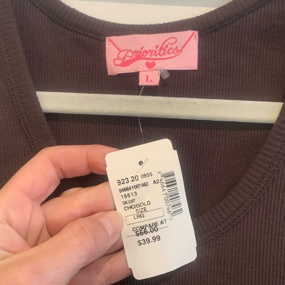 Tank Top - NWT - Picture 4 of 9